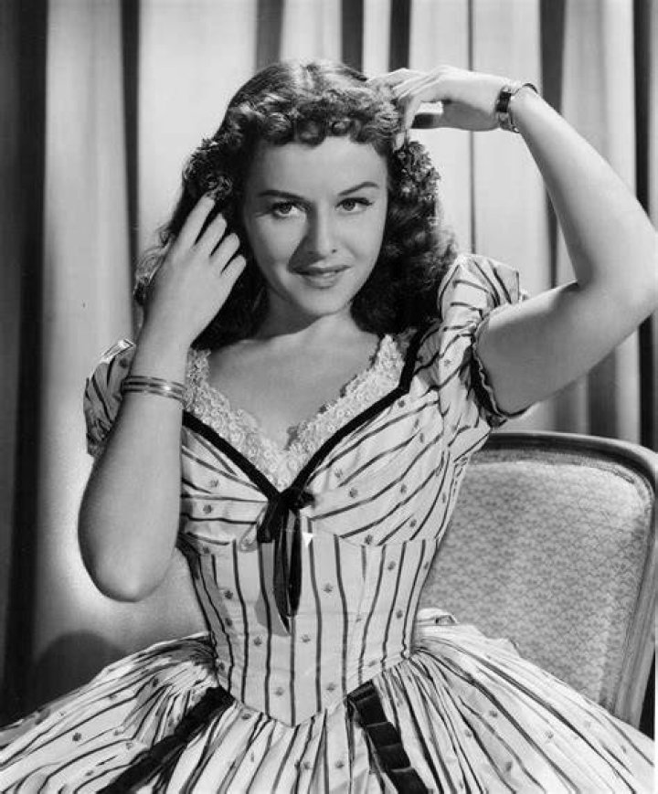 Paulette Goddard Biography, Age, Height, Husband, Net Worth, Family